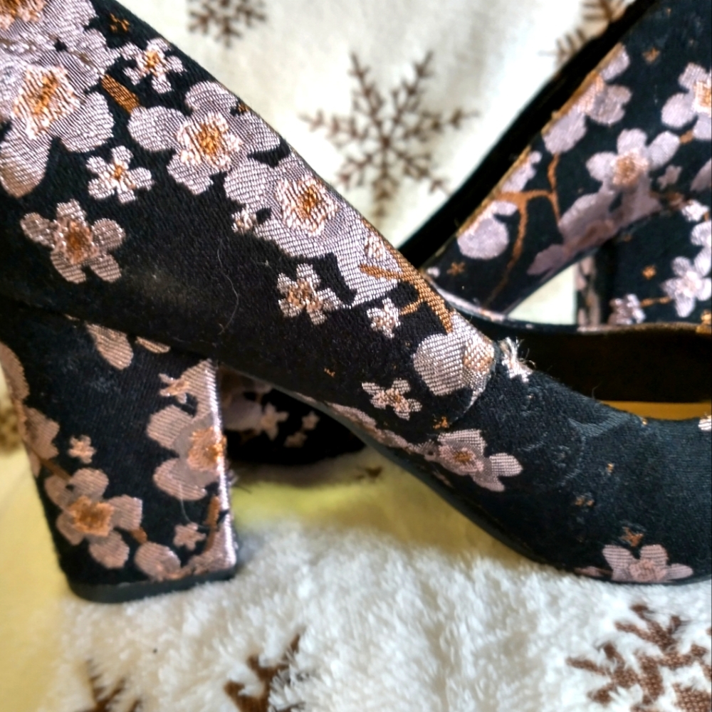Pretty Rampage Dress Heels! - Picture 6 of 7